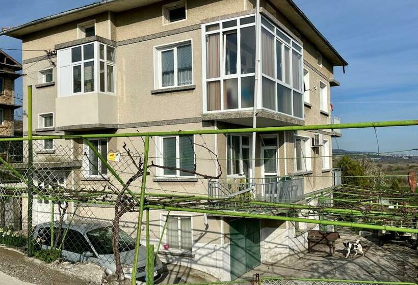 Pension (Hôtel basse catégorie) къща спирови