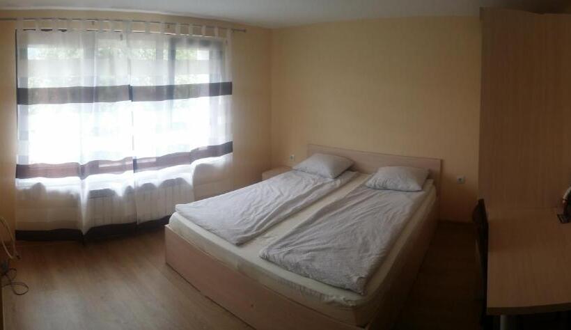 Pension (Hôtel basse catégorie) трънската къща