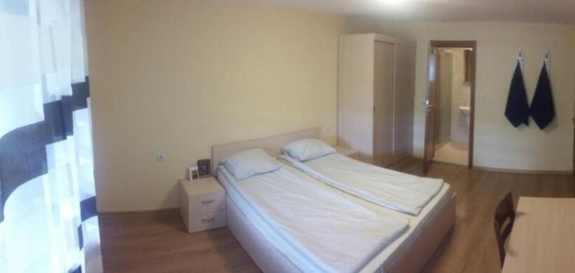 Pension (Hôtel basse catégorie) трънската къща