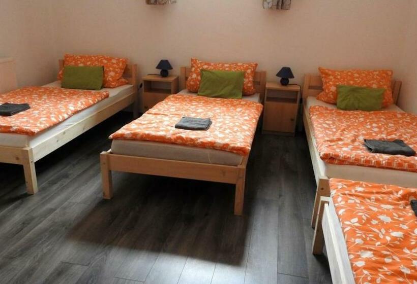 ペンション Barackos Vendégház Bár