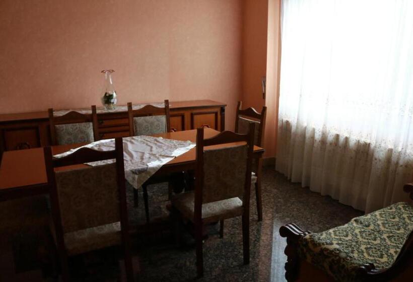 بنسيون Casa Leonardo