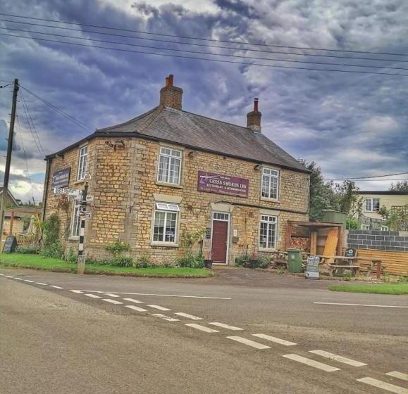 פנסיון Cross Swords Rooms, Skillington