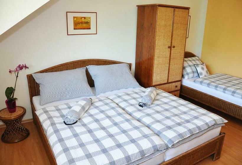 ペンション Ekofarma Horní Chrášťany