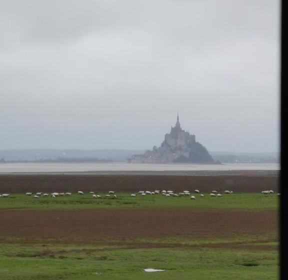 פנסיון Entre Mont St Michel Et Merveille