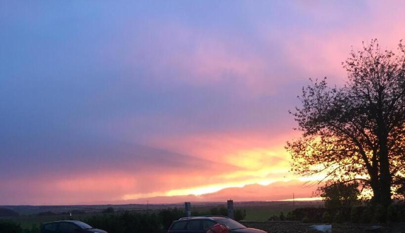 膳宿费 Galerie, Tumulus De La Hogue