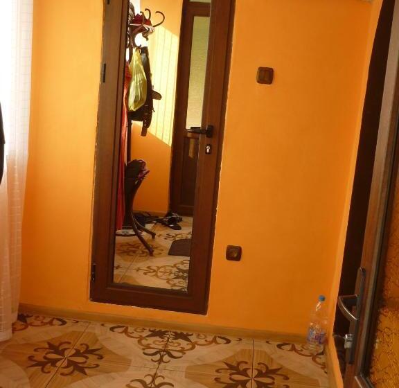 بنسيون Guest House „ivanovata House”