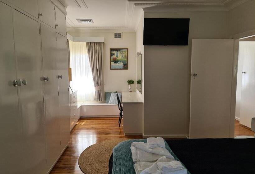 פנסיון Harden Golfers Rest Accommodation