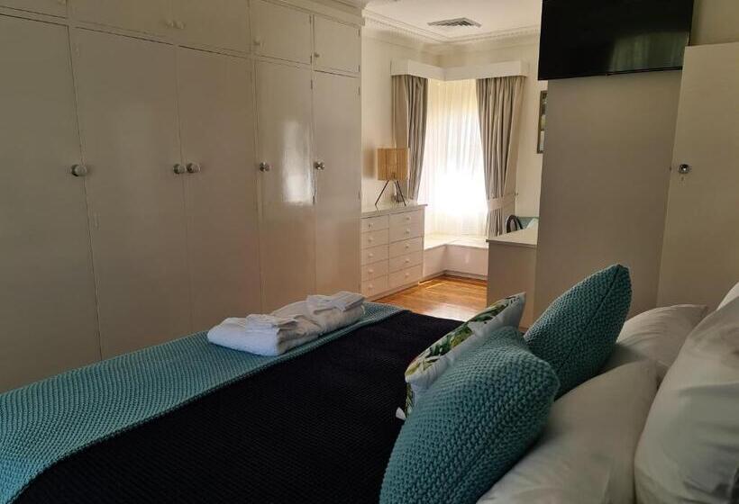 פנסיון Harden Golfers Rest Accommodation