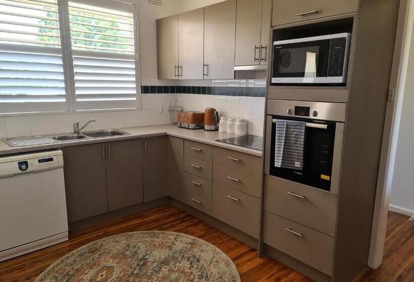 פנסיון Harden Golfers Rest Accommodation