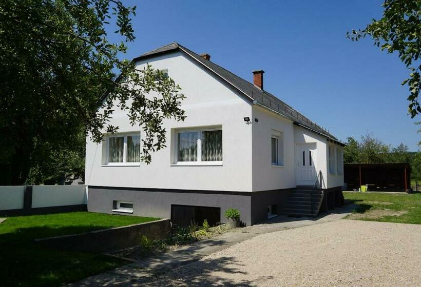 펜션 Lali Vendégház