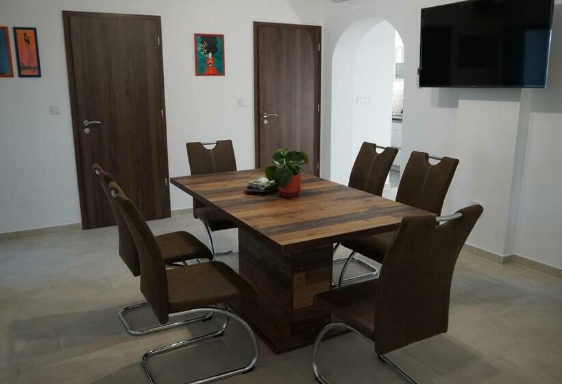 펜션 Lali Vendégház