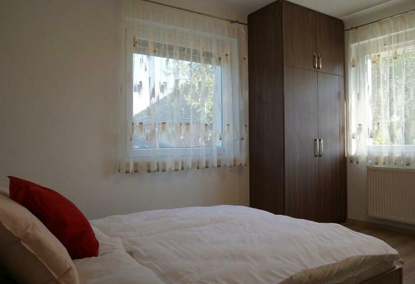 펜션 Lali Vendégház