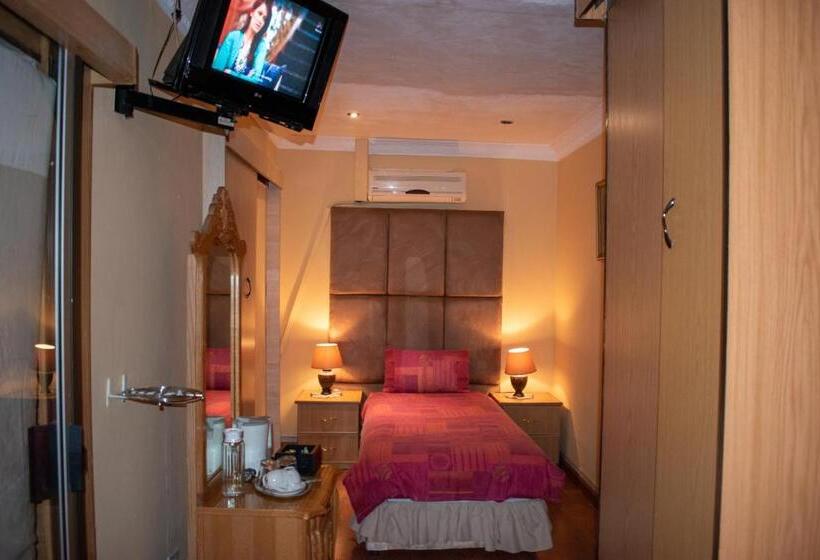 פנסיון Lenasia Guest Lodge