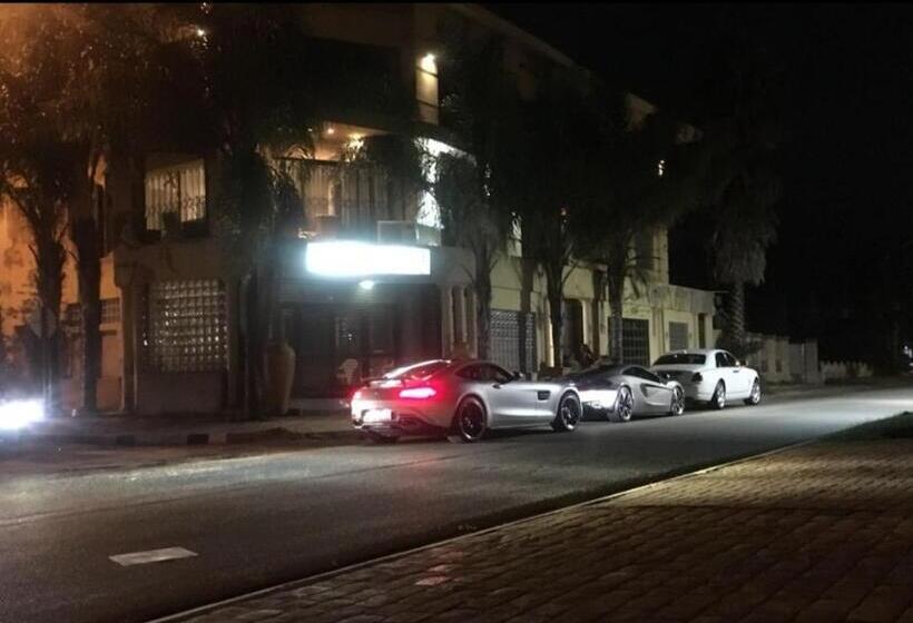 פנסיון Lenasia Guest Lodge