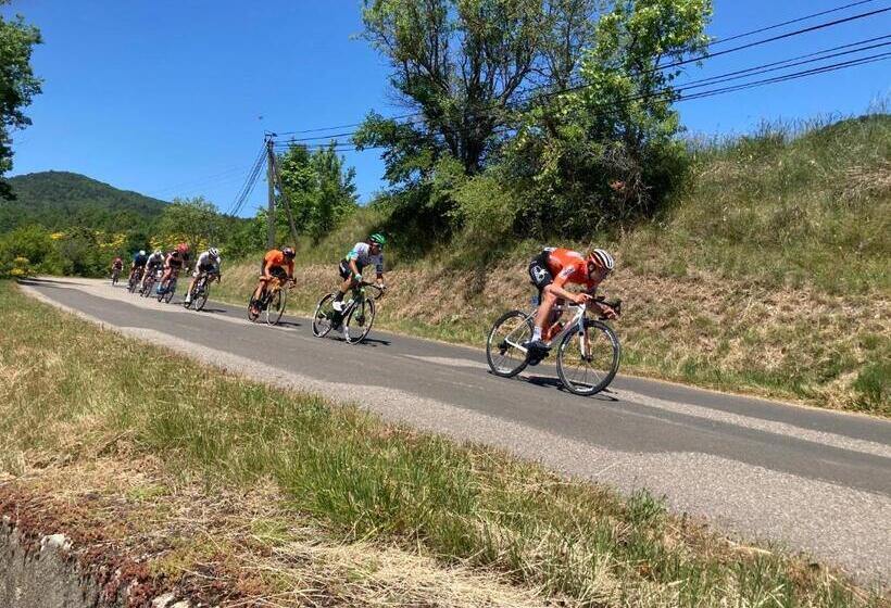 Пансион Les Deux Chevaux Chambres D’hôtes