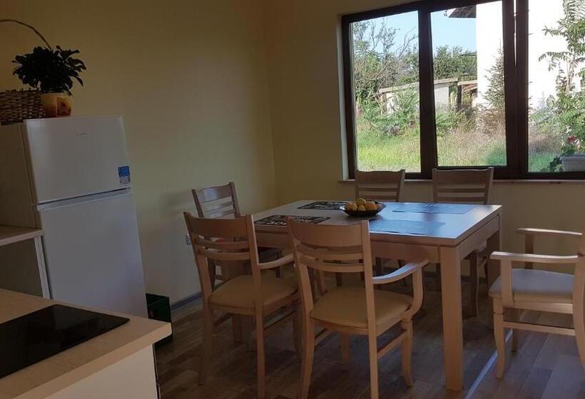 ペンション Malavi Guest House Krasen! Comfort&clean!