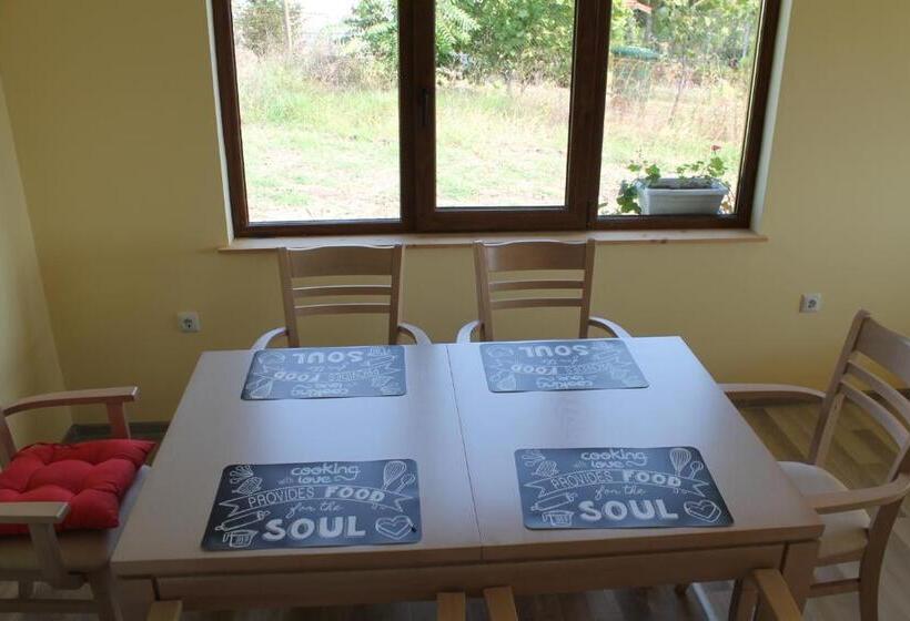 ペンション Malavi Guest House Krasen! Comfort&clean!