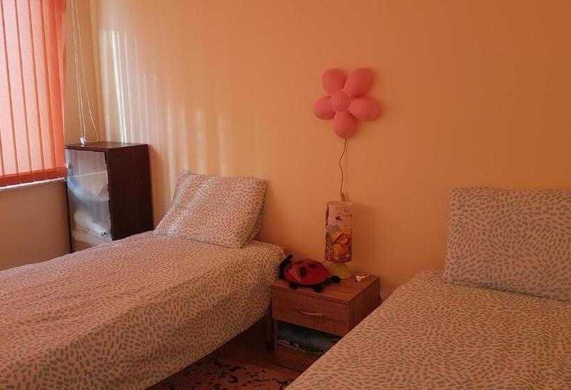 ペンション Malavi Guest House Krasen! Comfort&clean!