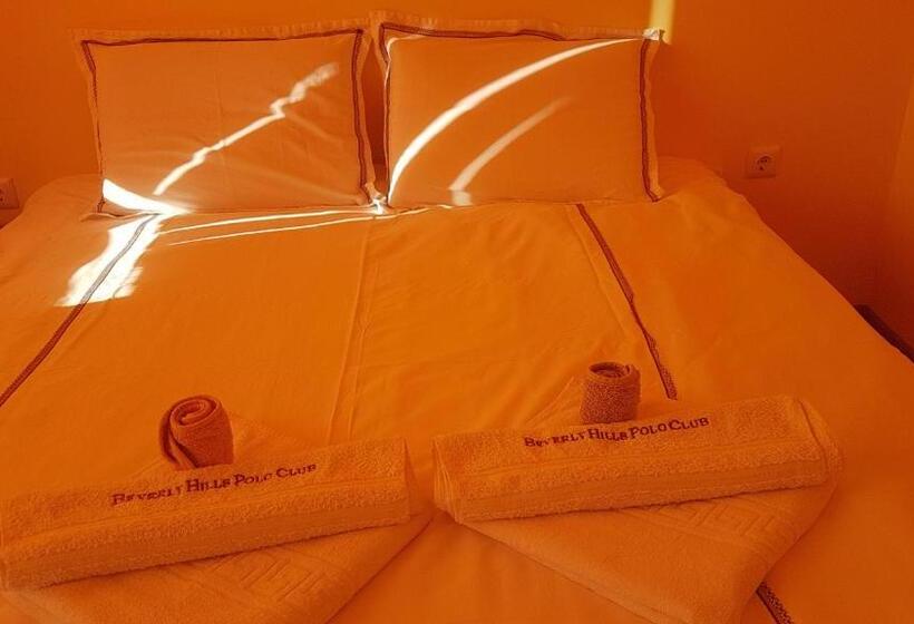 ペンション Malavi Guest House Krasen! Comfort&clean!