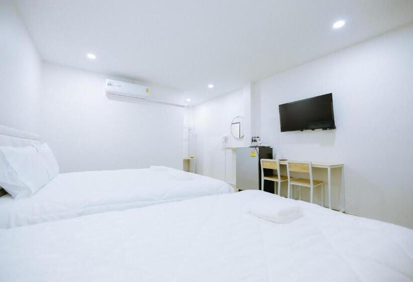 פנסיון Peeranon Resort