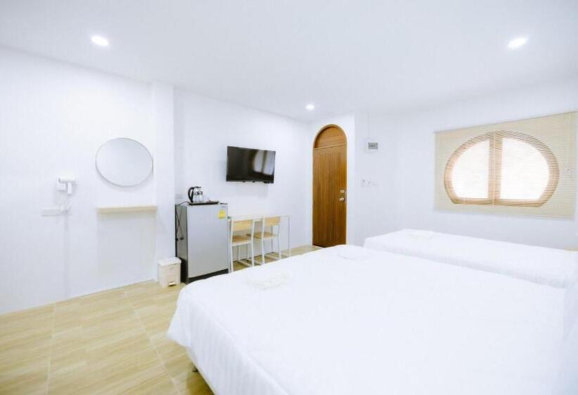 פנסיון Peeranon Resort