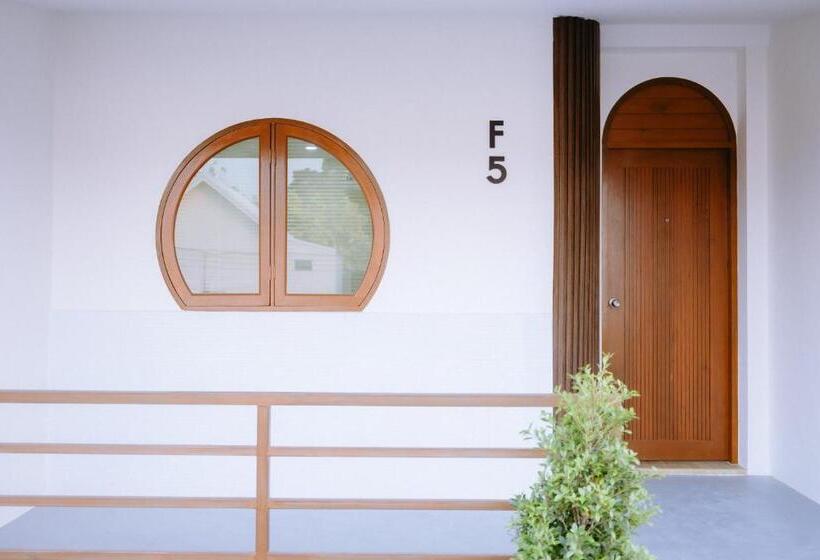 פנסיון Peeranon Resort