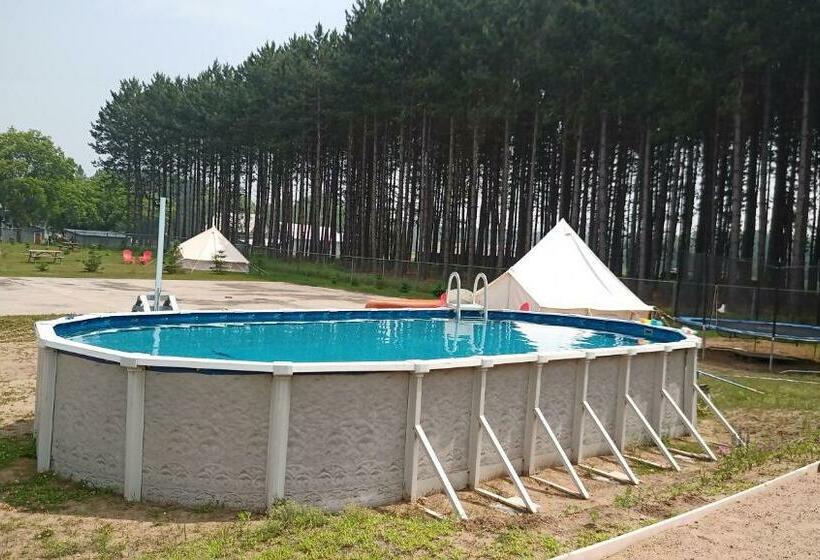 بنسيون Schoolhouse Inn