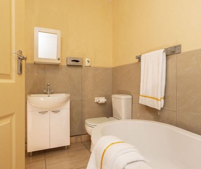 ペンション Selamod Village Guest House