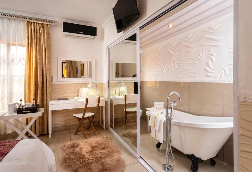 ペンション Selamod Village Guest House