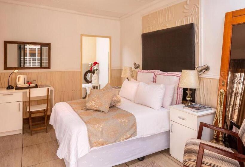 ペンション Selamod Village Guest House