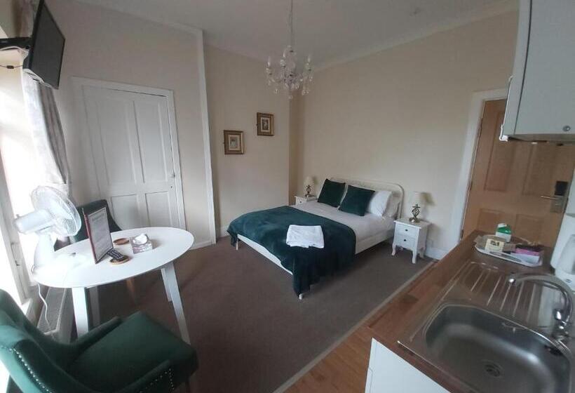 פנסיון Sergeants Accommodation