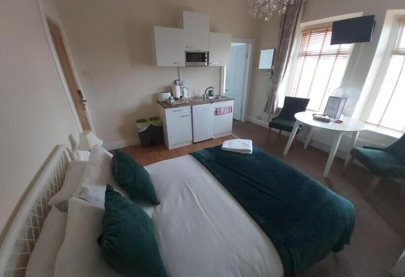 פנסיון Sergeants Accommodation