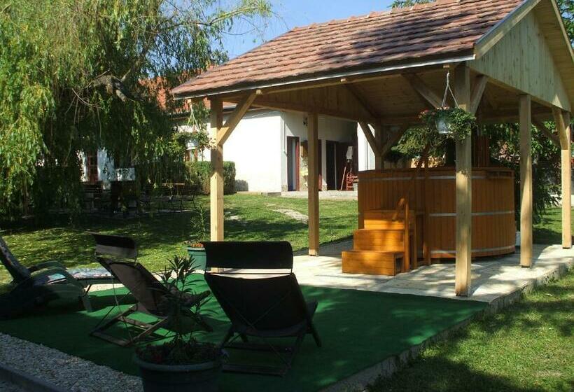 פנסיון Simai Vendégház