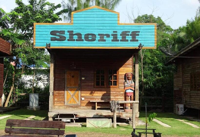 بنسيون Stonewood Cowboy City Resort