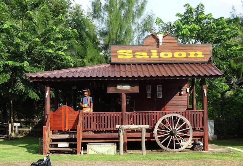 بنسيون Stonewood Cowboy City Resort