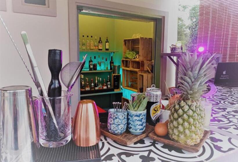 Пансион The Cocoon