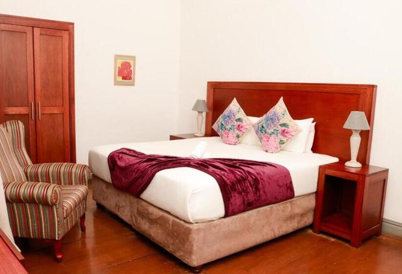 פנסיון The Sunbird Guesthouse