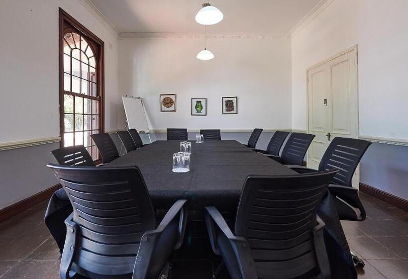 פנסיון The Sunbird Guesthouse