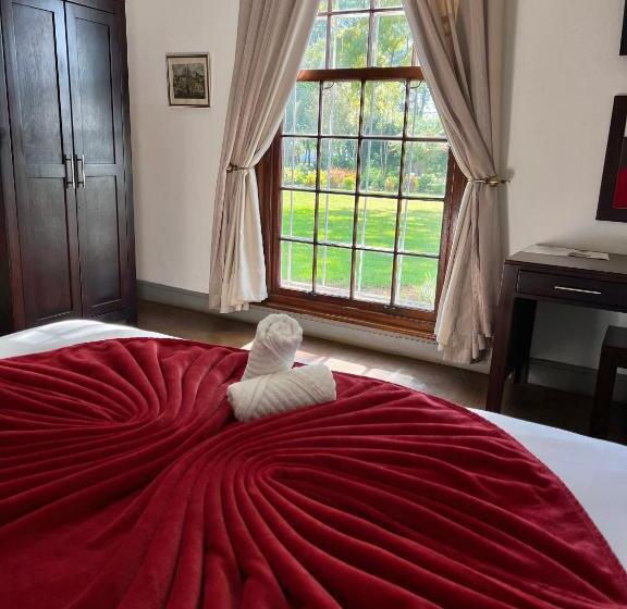 פנסיון The Sunbird Guesthouse