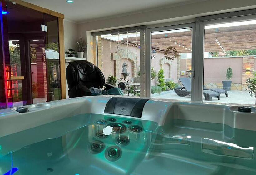 بنسيون Tulipán Vendégház