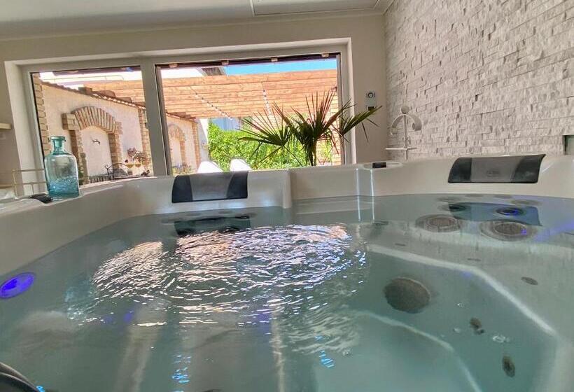 بنسيون Tulipán Vendégház