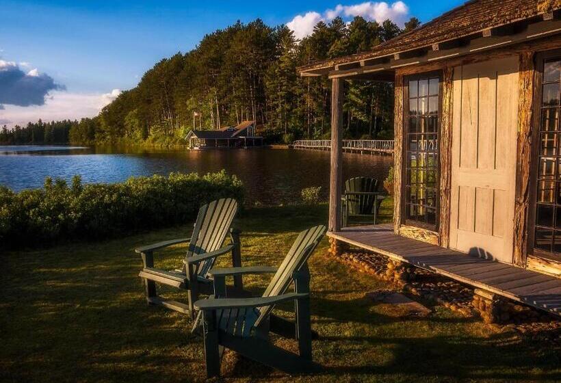 بنسيون White Pine Camp