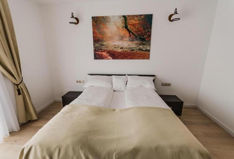 Pensiunea Trecatoarea Lupilor