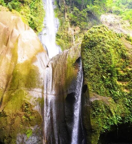 צימר Baywalk Suites Batangas