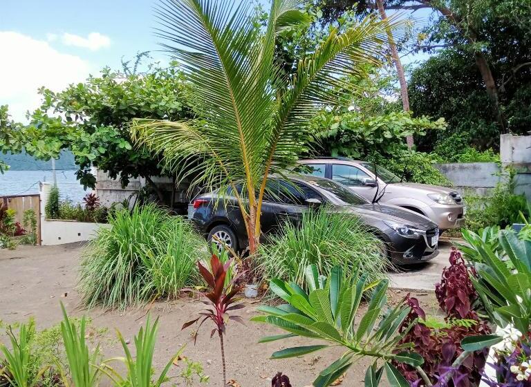 צימר Baywalk Suites Batangas