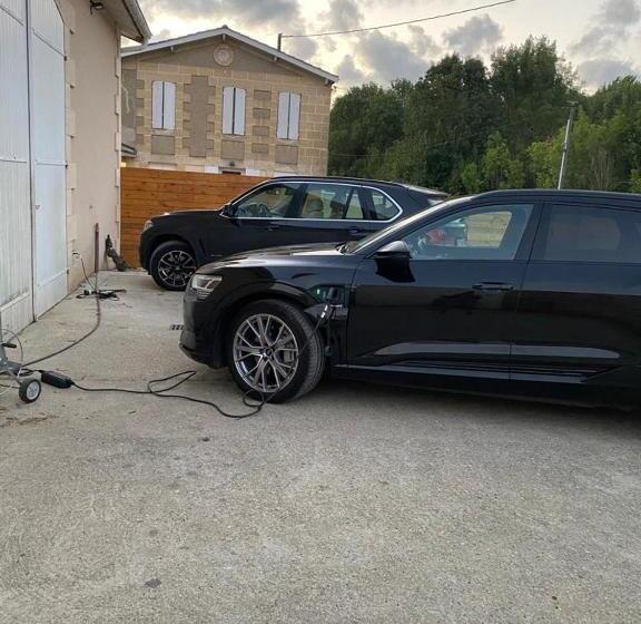 مبيت وإفطار Chambre D Hôte Près Bordeaux Au Château Camponac