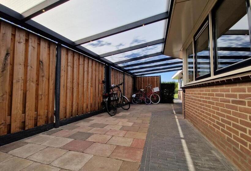 ベッドアンドブレックファースト De Remise