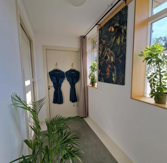 ベッドアンドブレックファースト De Remise