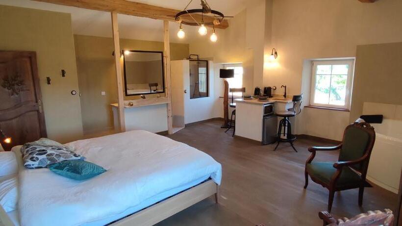 צימר Domaine De Combe Beluze