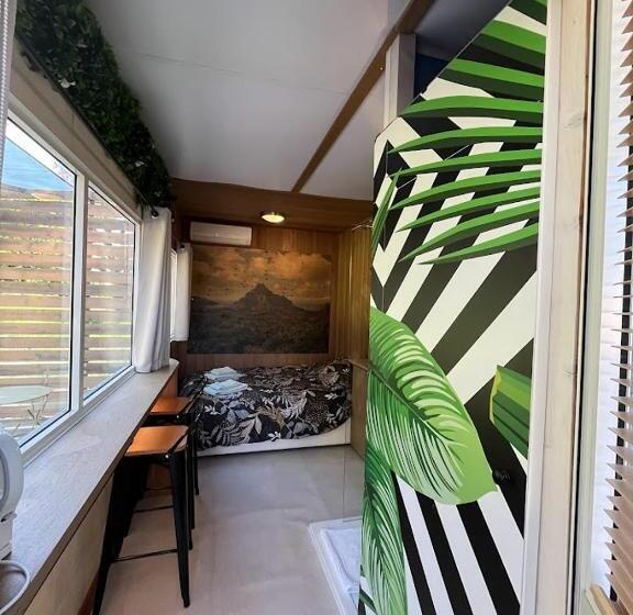 Bed and Breakfast La Cabane Du Champ Du Possible